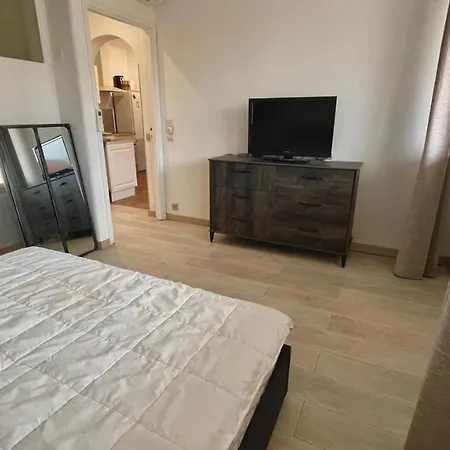 Comfortable And Modern 3 Lägenhet